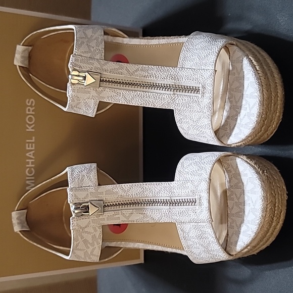Michael Kors wedge sandals - Picture 2 of 3